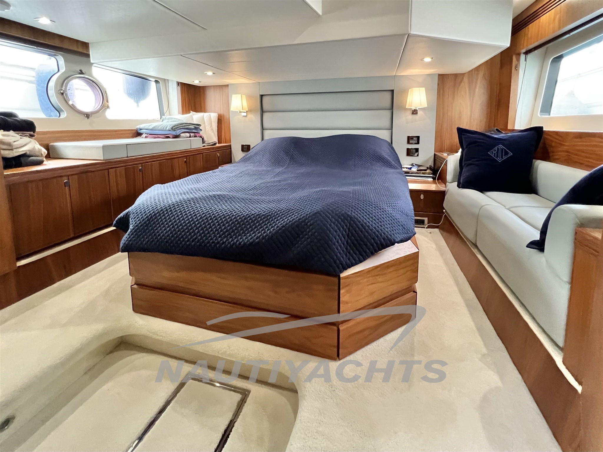 slider 7 Sunseeker San Remo 485